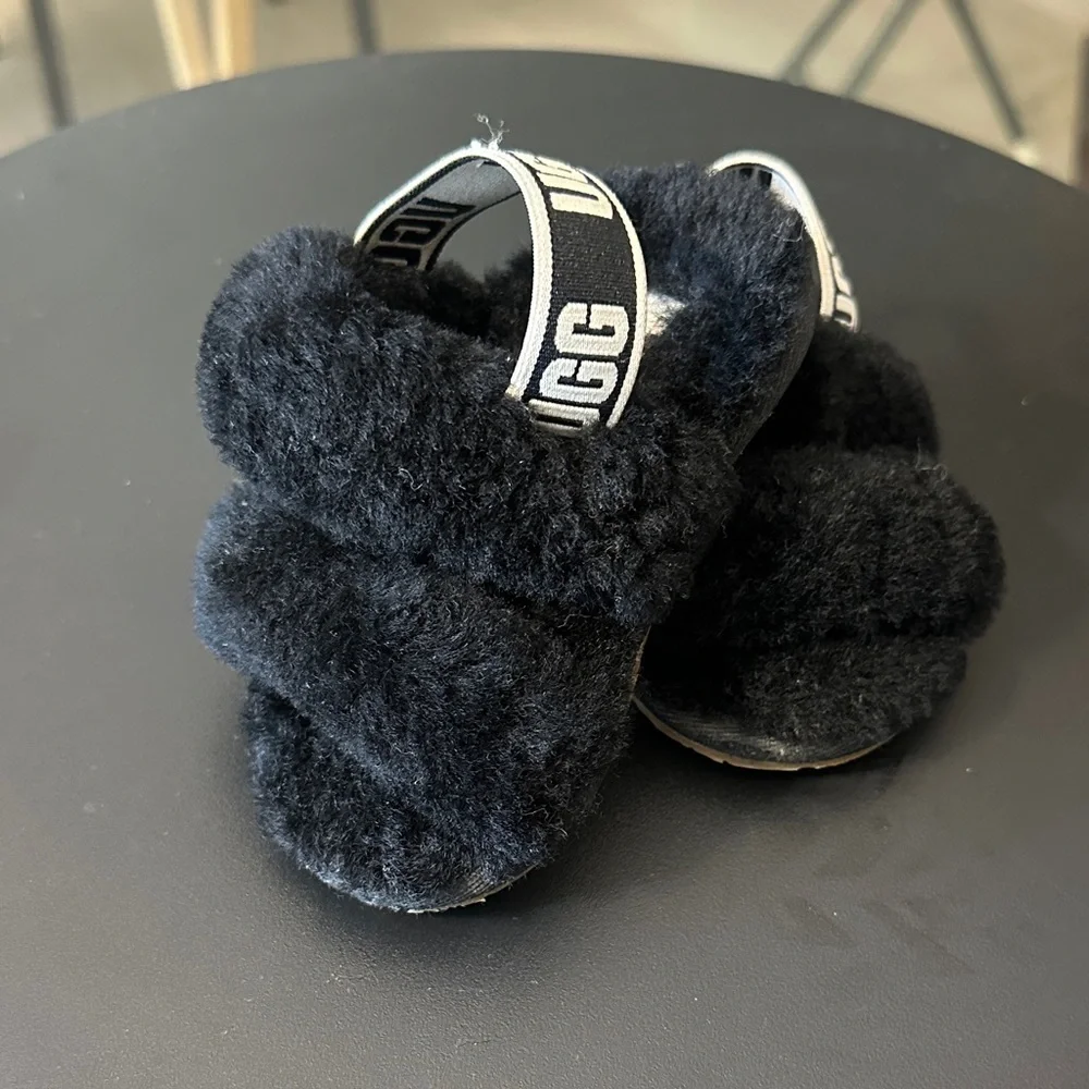 UGG Kids Fluffy Black Slippers